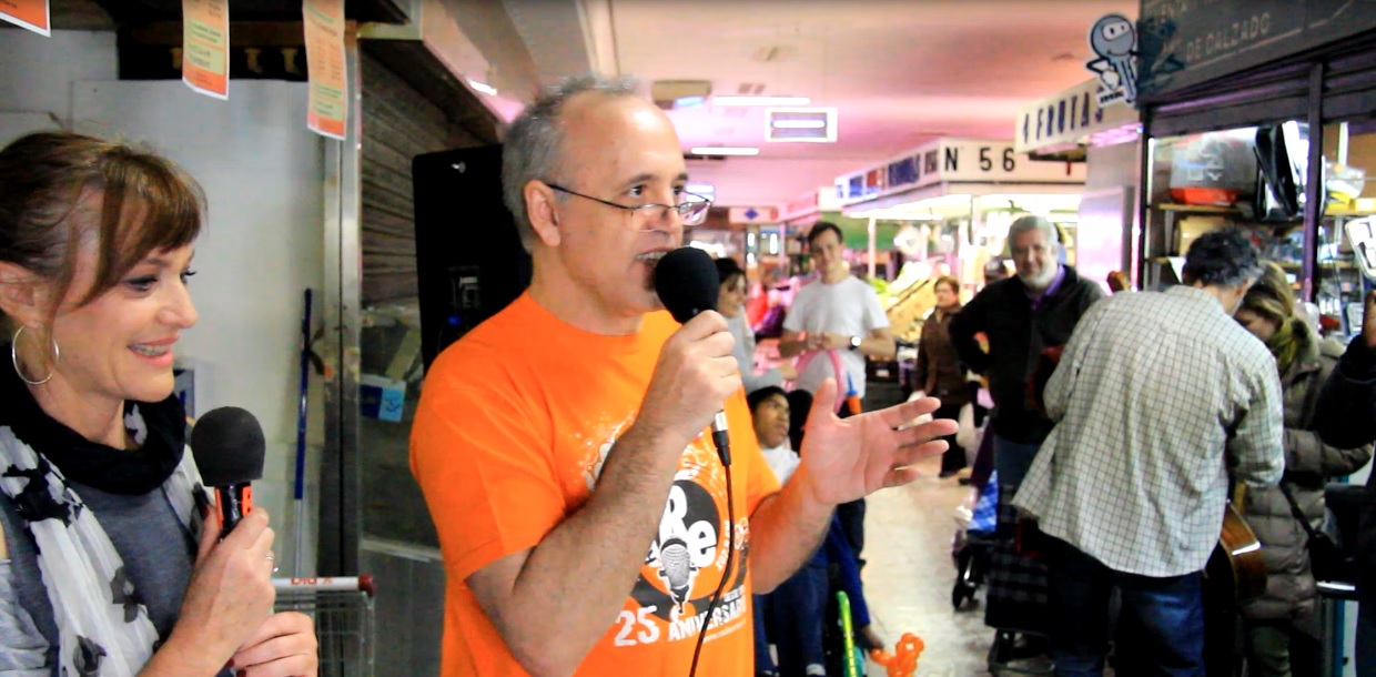 La radio sale a los mercados del barrio