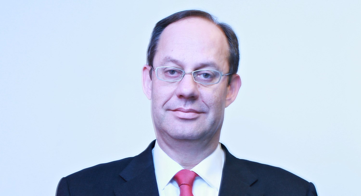 «La prioridad son las personas y no los bancos»