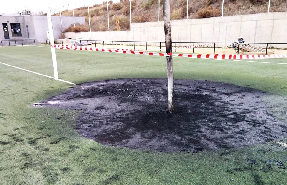 Incendio en el campo del XV Hortaleza