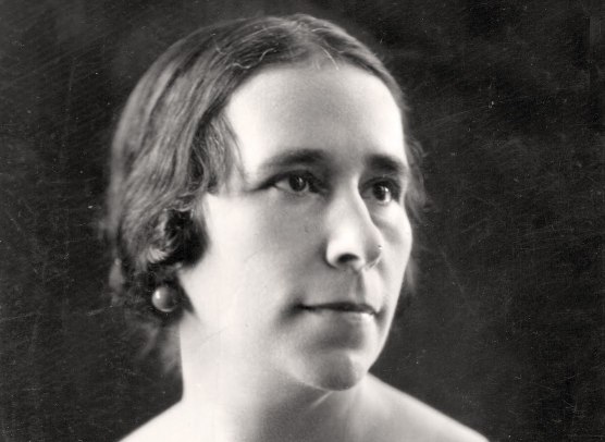 Una calle que recupera la memoria de una gran mujer: Isabel Oyarzábal