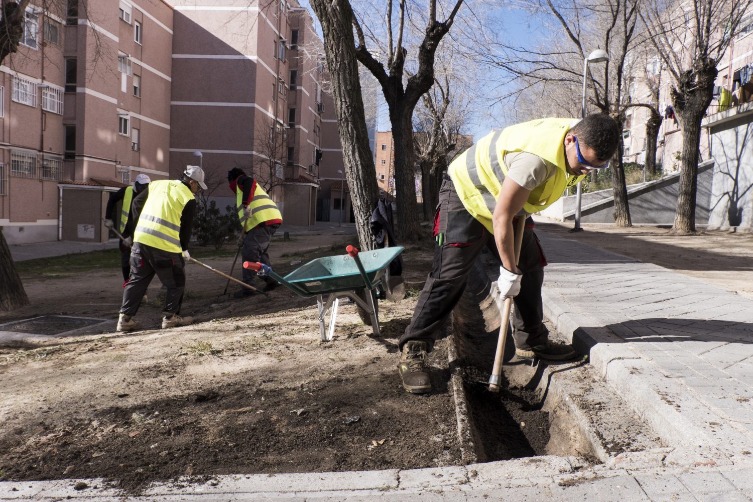Un equipo de limpieza y concienciación para regenerar espacios abandonados