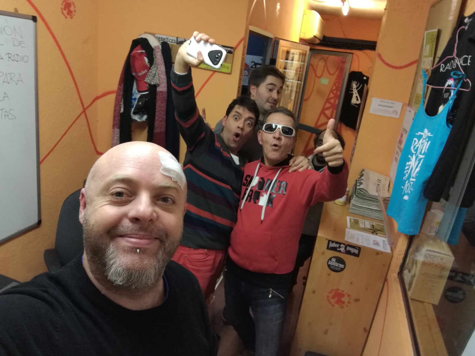 El humor hecho radio