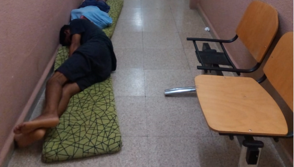 «Están aguantando una situación indigna»