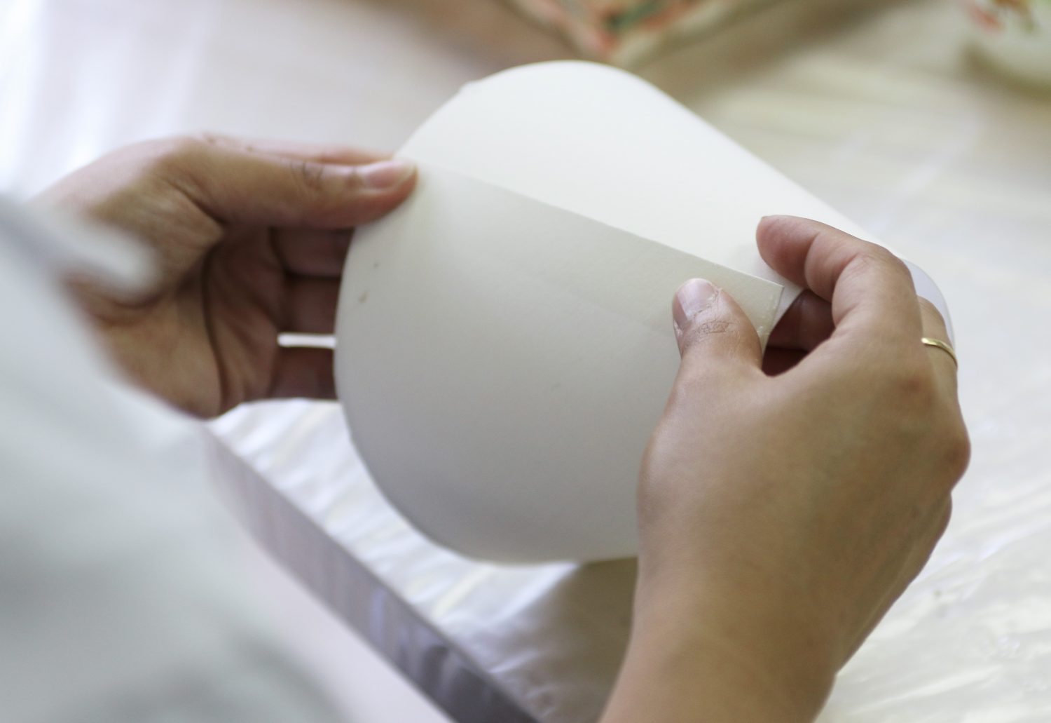 Lámparas que alumbran una salida laboral en Hortaleza