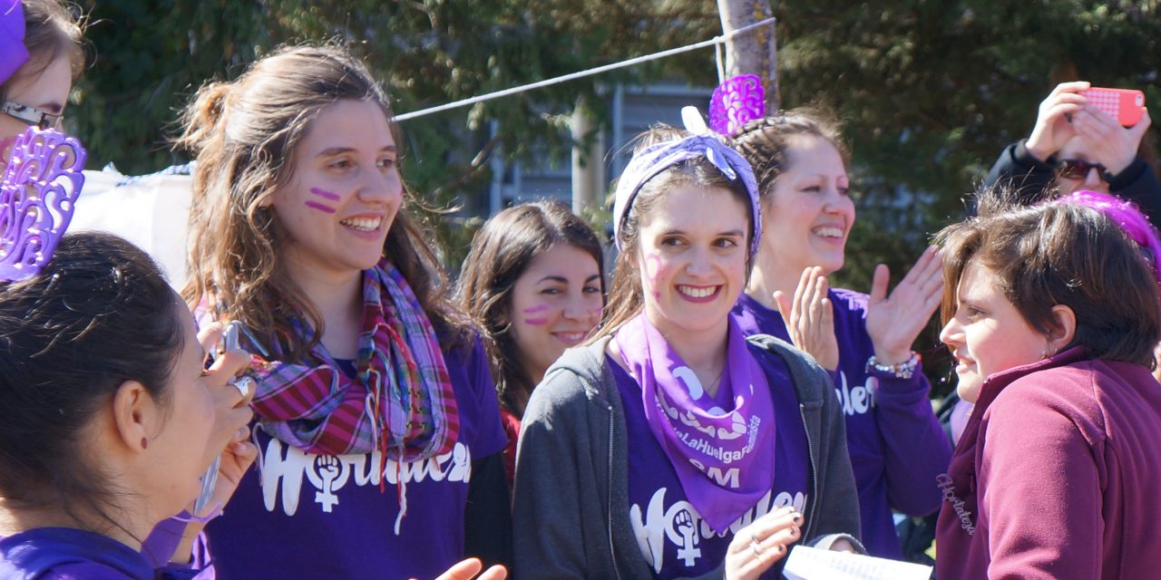 Las mujeres toman las calles de Hortaleza por el 8M