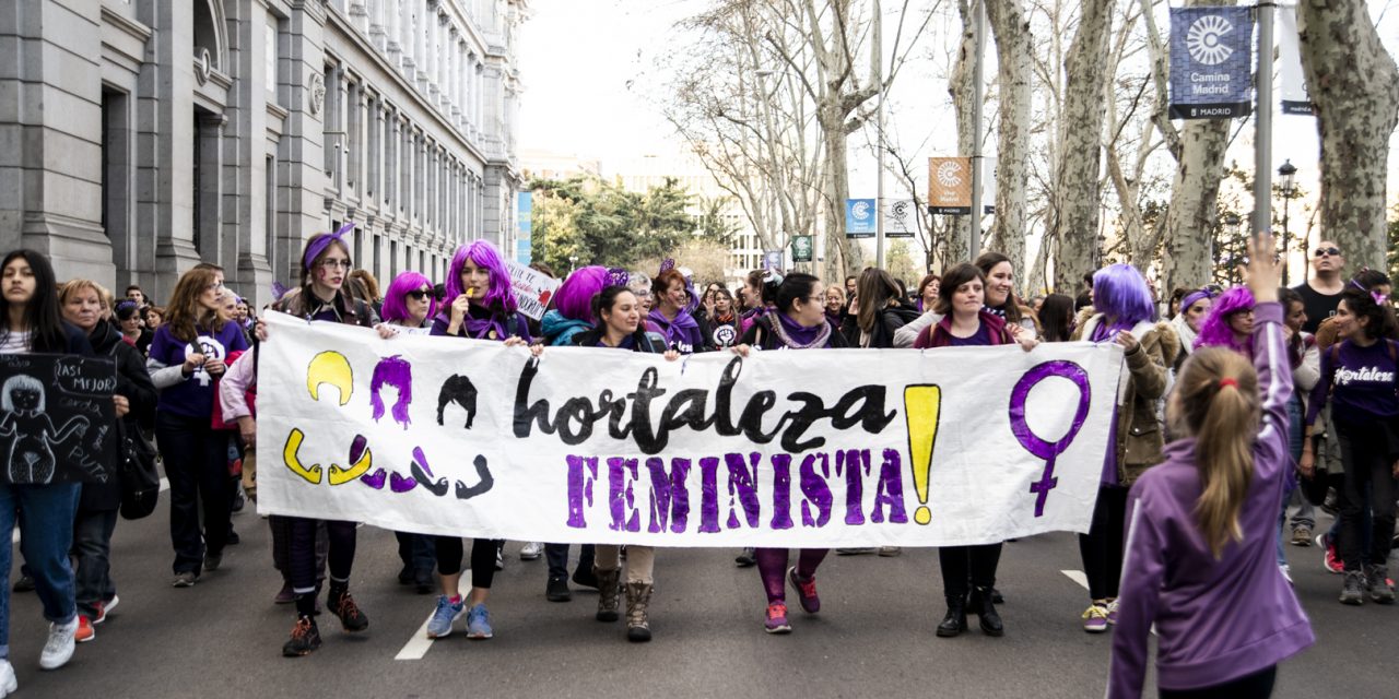 Las mujeres de Hortaleza se suman a la Cadena Feminista