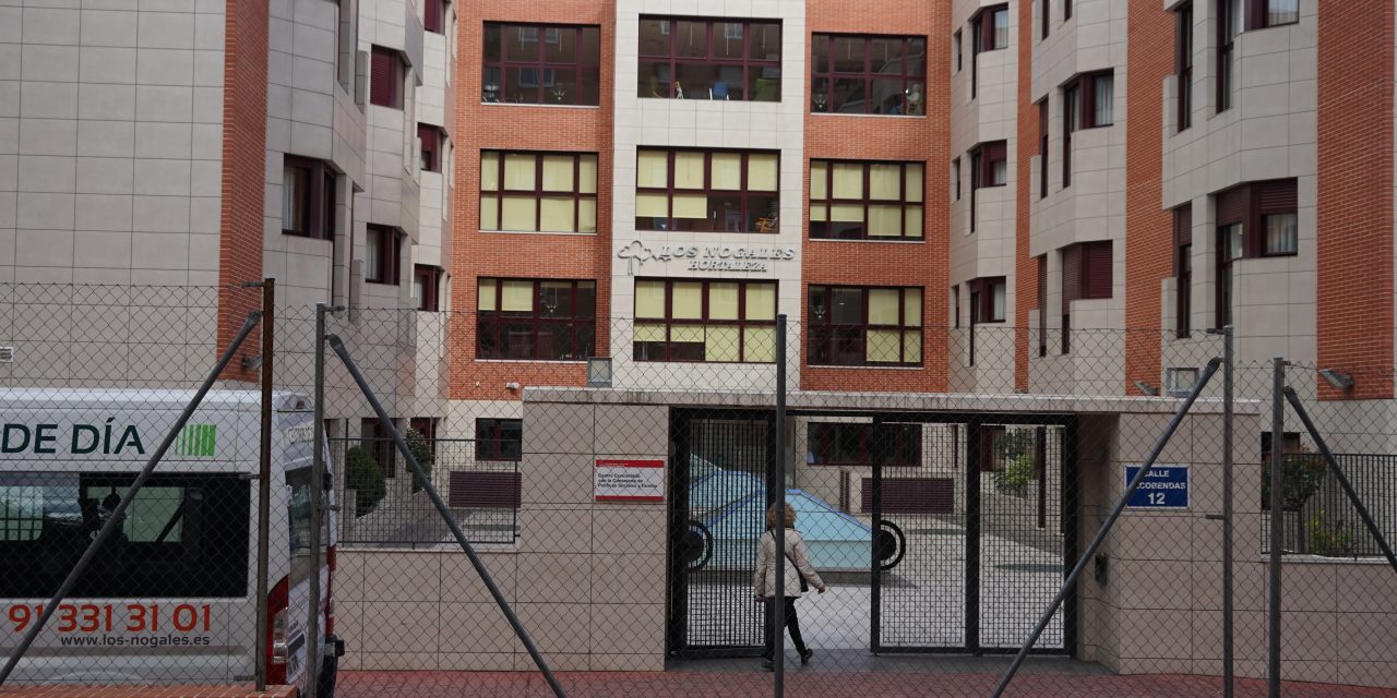 La Fiscalía denuncia a tres trabajadores de la residencia Los Nogales de Hortaleza por maltratar a dos ancianas