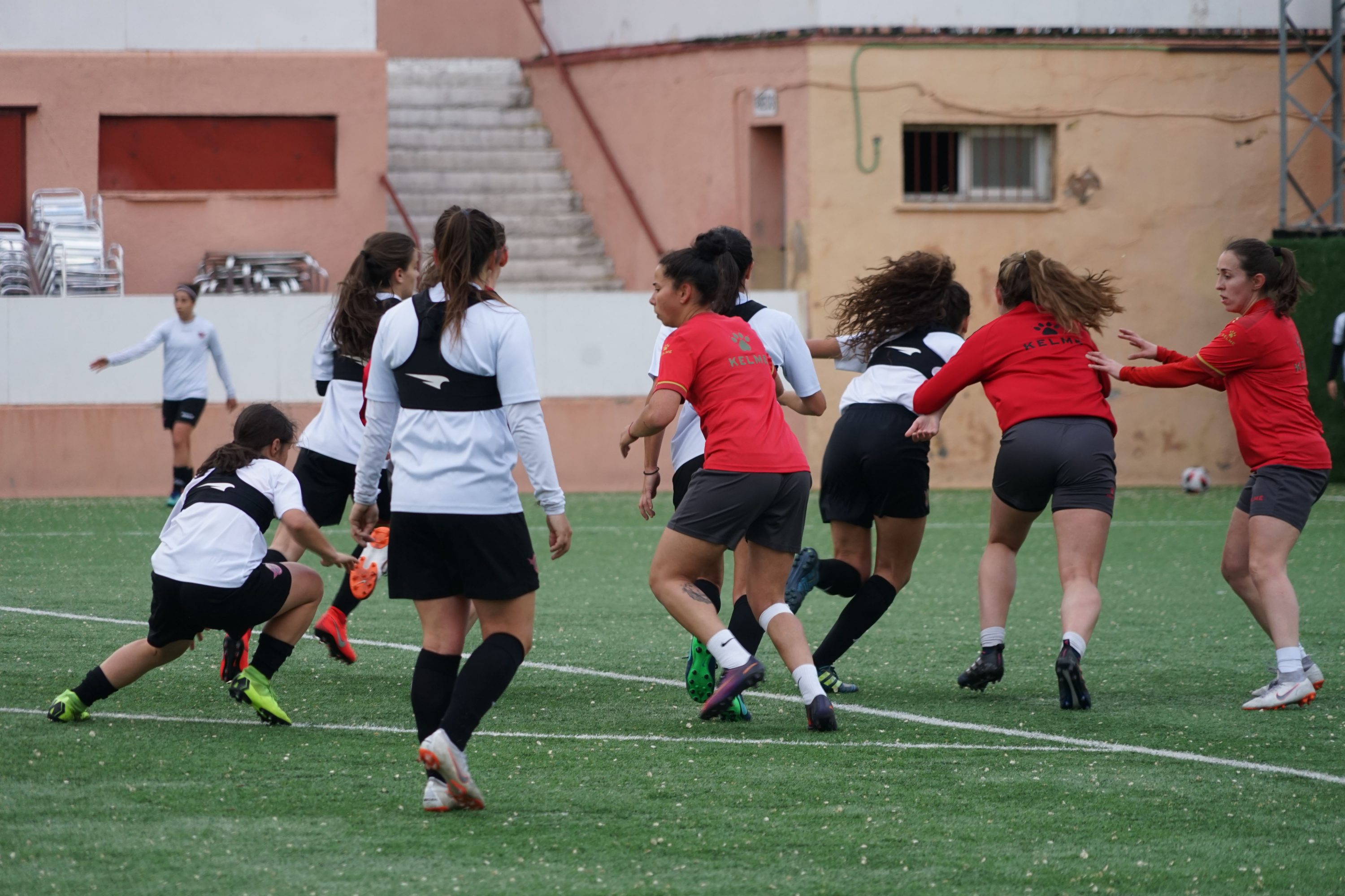 detalle de los petos electrónicos e1557341521614