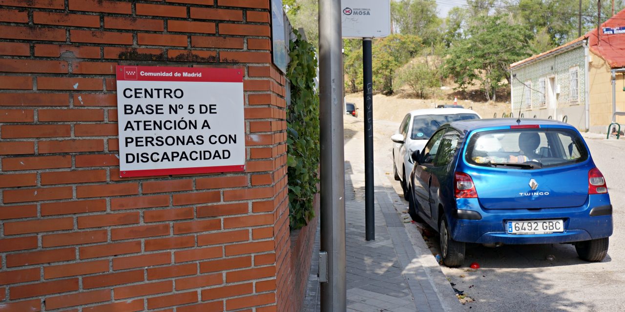 Un camino de obstáculos para personas con discapacidad