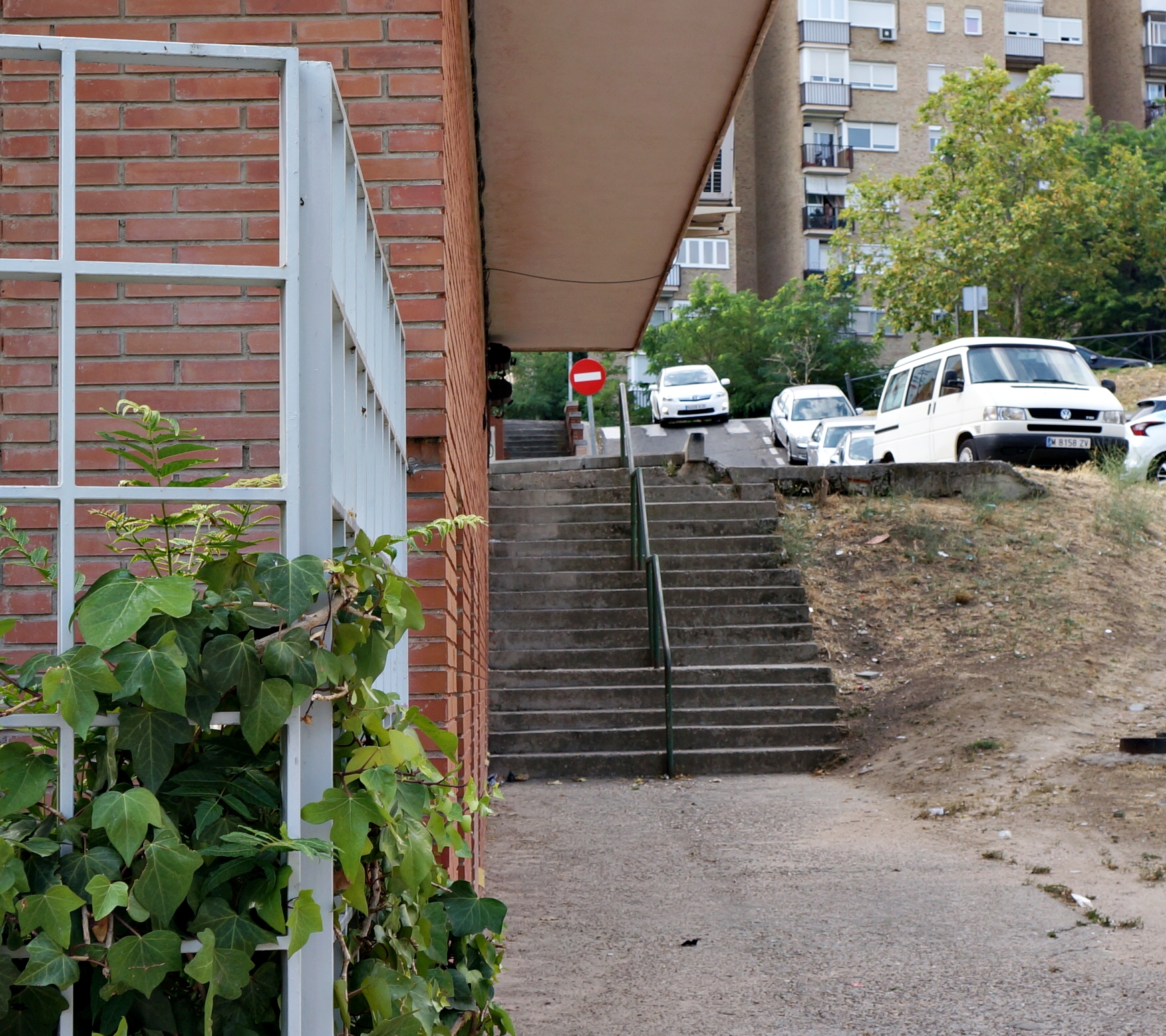 HPV48 Escaleras centro discapacidad