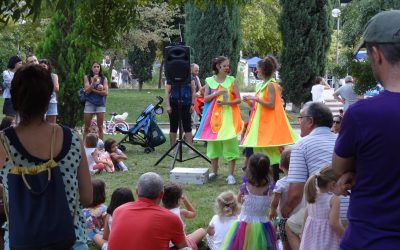 Ocio y cultura en Manoteras: Payasas y taller de máscaras