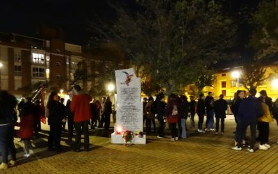 Un brindis para recordar a las víctimas del franquismo en Hortaleza