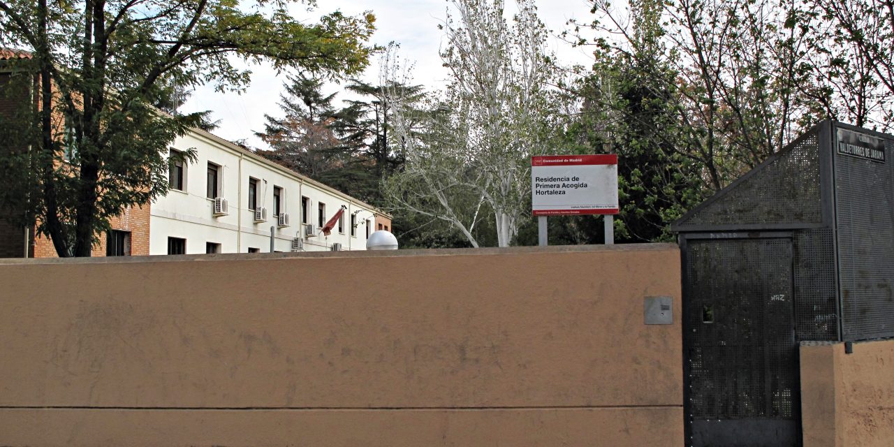 Arrojan un artefacto explosivo al recinto del Centro de Primera Acogida de Hortaleza