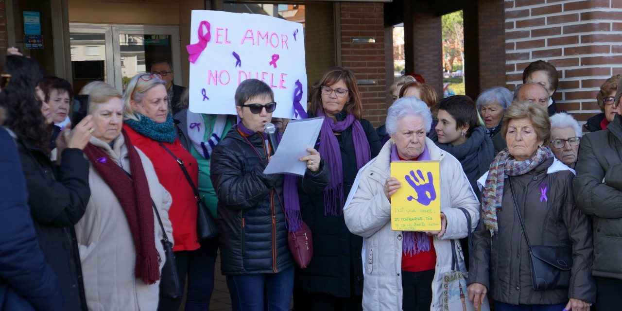25-N en Hortaleza: «Vecina confinada, aquí están tus hermanas»