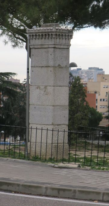 Viejo sillar o columna solitaria e1576757095859