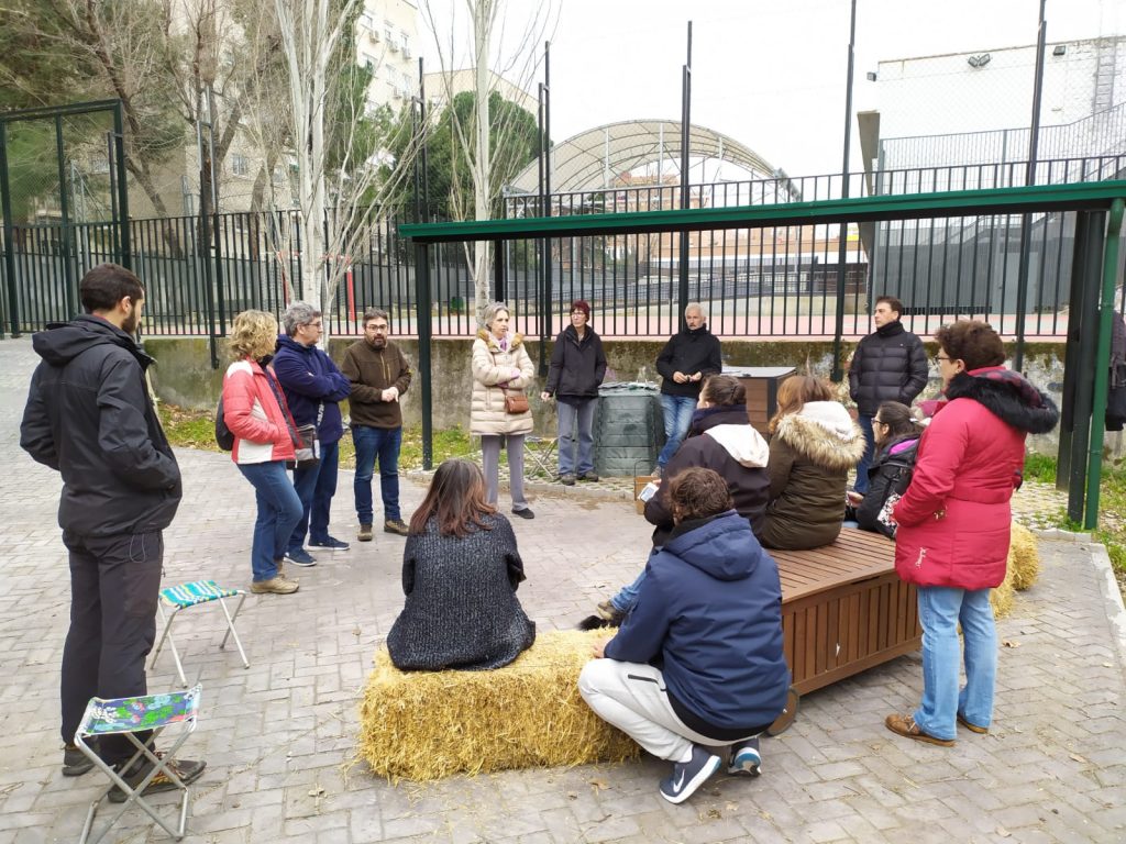 Taller compsotaje Manoteras