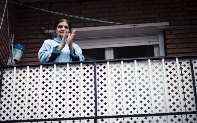 Primeros aplausos bajo la luz del día en Hortaleza