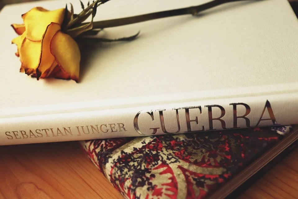 Concurso fotográfico para celebrar el Día del Libro en Hortaleza