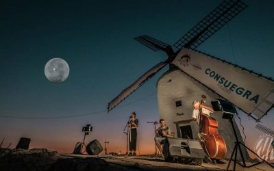 Los Veranos de la Plaza de Danos Tiempo: concierto de Ombligo en formato trío