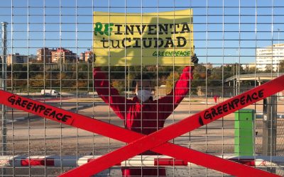 Greenpeace ‘cierra’ el polémico parking de Iberdrola