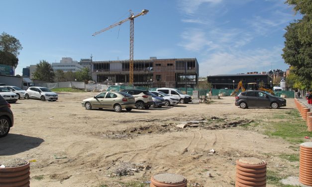 Una base del Samur en lugar de la biblioteca