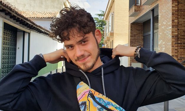 El pasaporte apátrida de un joven manoterano