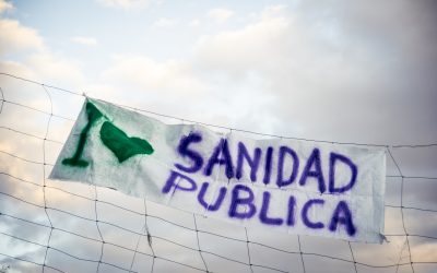 Concentración por la sanidad pública frente al centro de salud Silvano