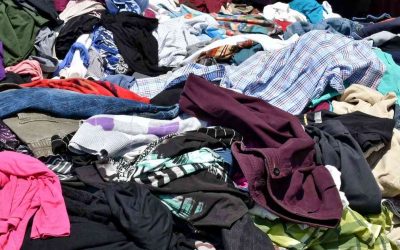 Taller de reciclaje intergeneracional en Manoteras