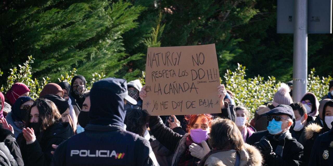 La Cañada Real se manifiesta frente a la sede de Naturgy en Hortaleza