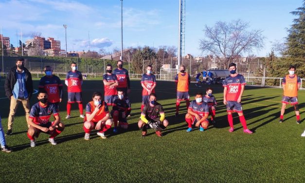Un equipo de fútbol que tiene orgullo