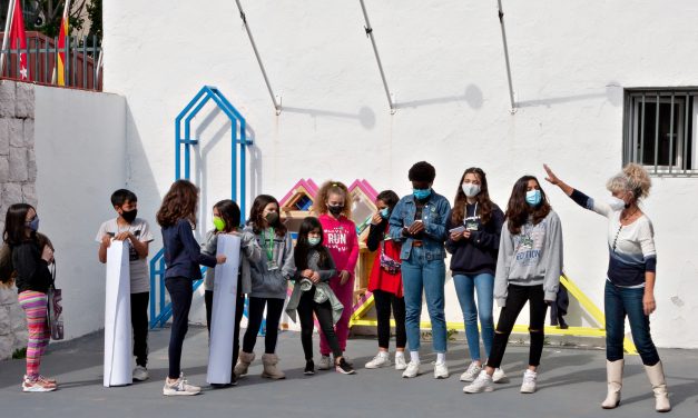 Inauguración de la biblioteca ‘Libros que unen’ en Manoteras