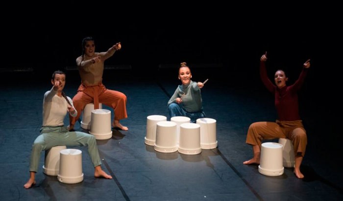 Danza en el Centro Cultural Carril del Conde