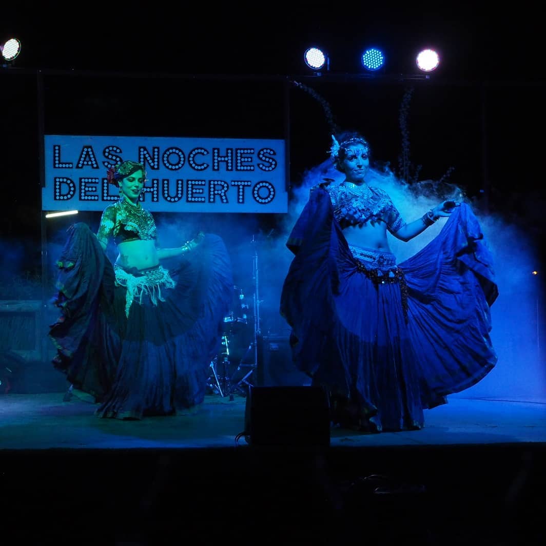 Danzas tribales y concierto de rock urbano