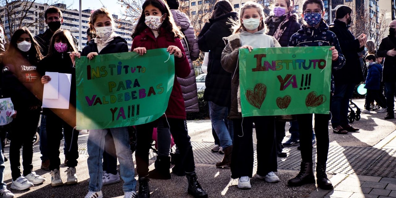Valdebebas se moviliza por la educación pública