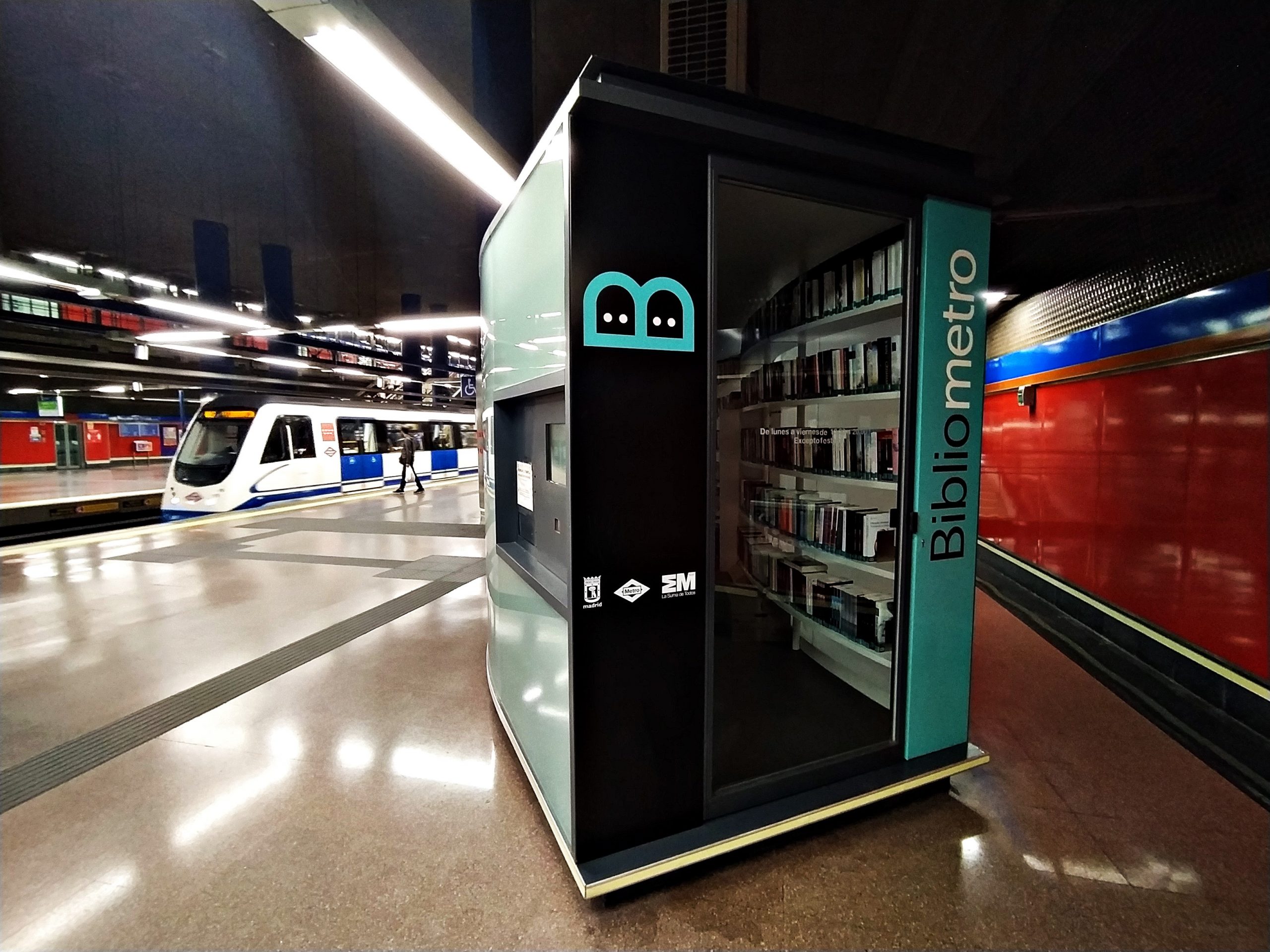 Bibliometro Mar de Cristal scaled