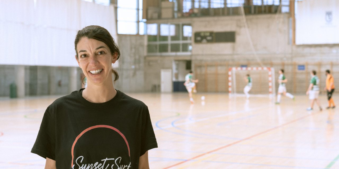 Una hortalina en la liga masculina de fútbol sala