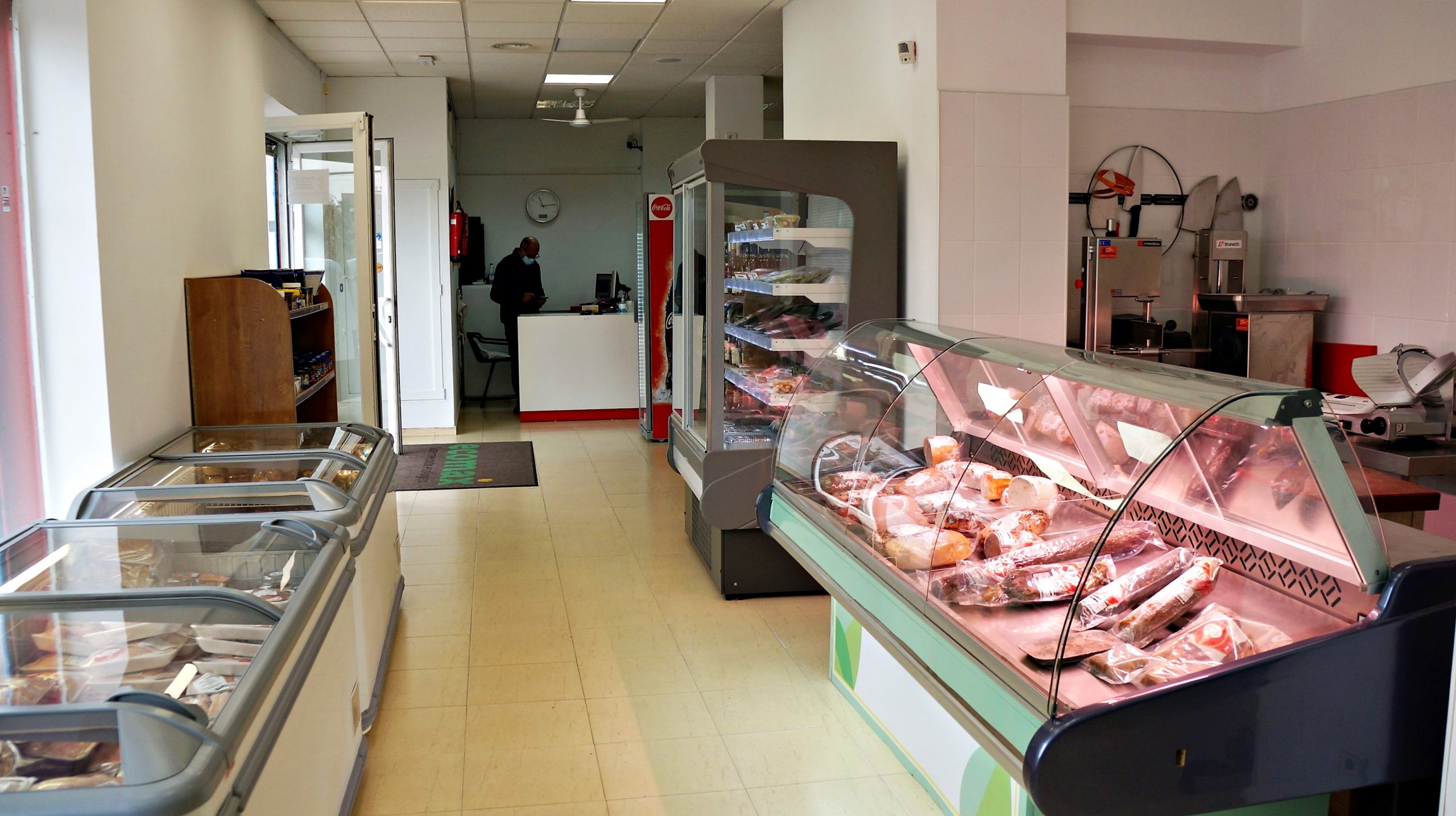 Hortaleza estrena tienda de comida 'kosher' 1 Kosher World Madrid scaled