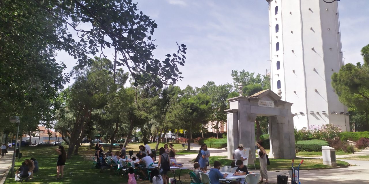 Dibujando y brindando en el Silo de Hortaleza