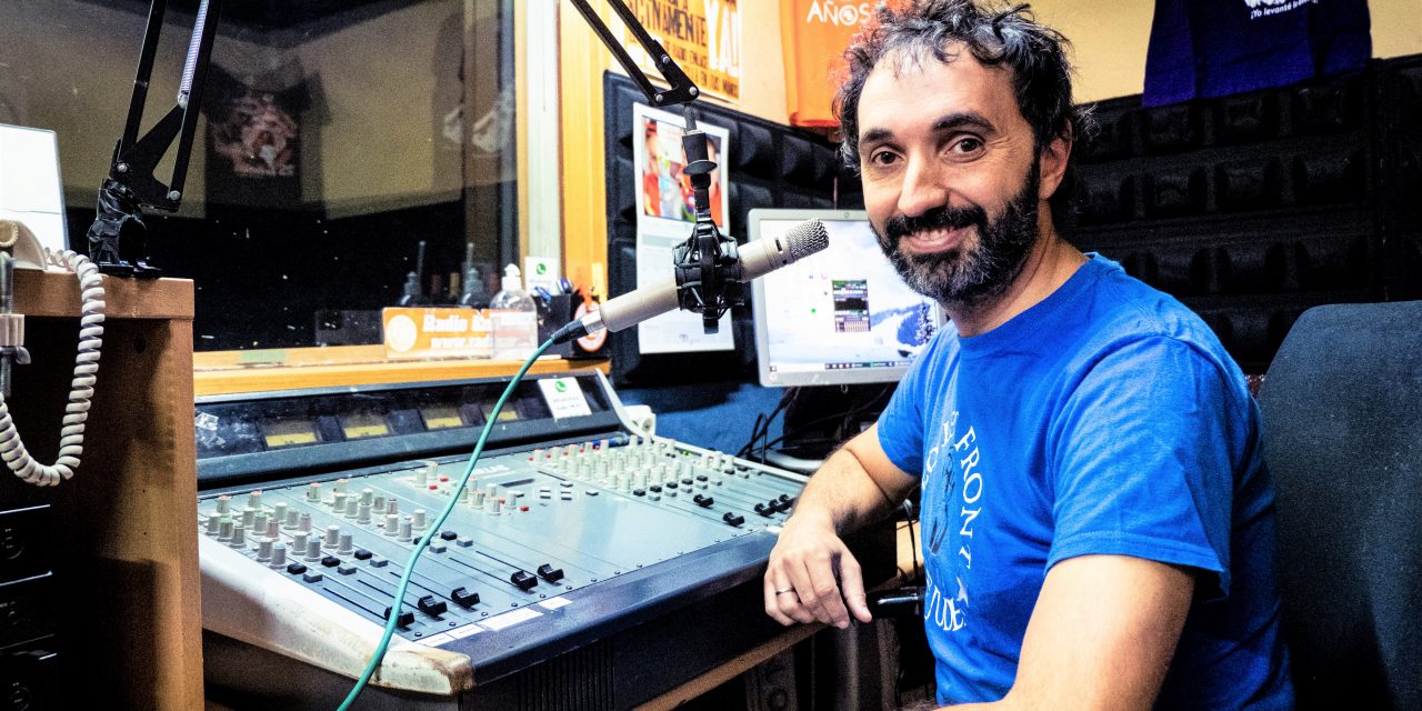 Un elemento subversivo en las ondas radiofónicas