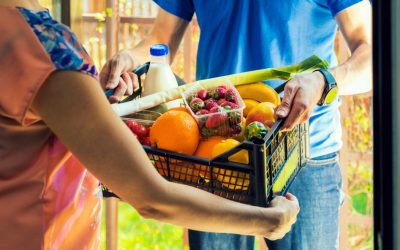 Macrorreparto de alimentos en el parque Alfredo Kraus