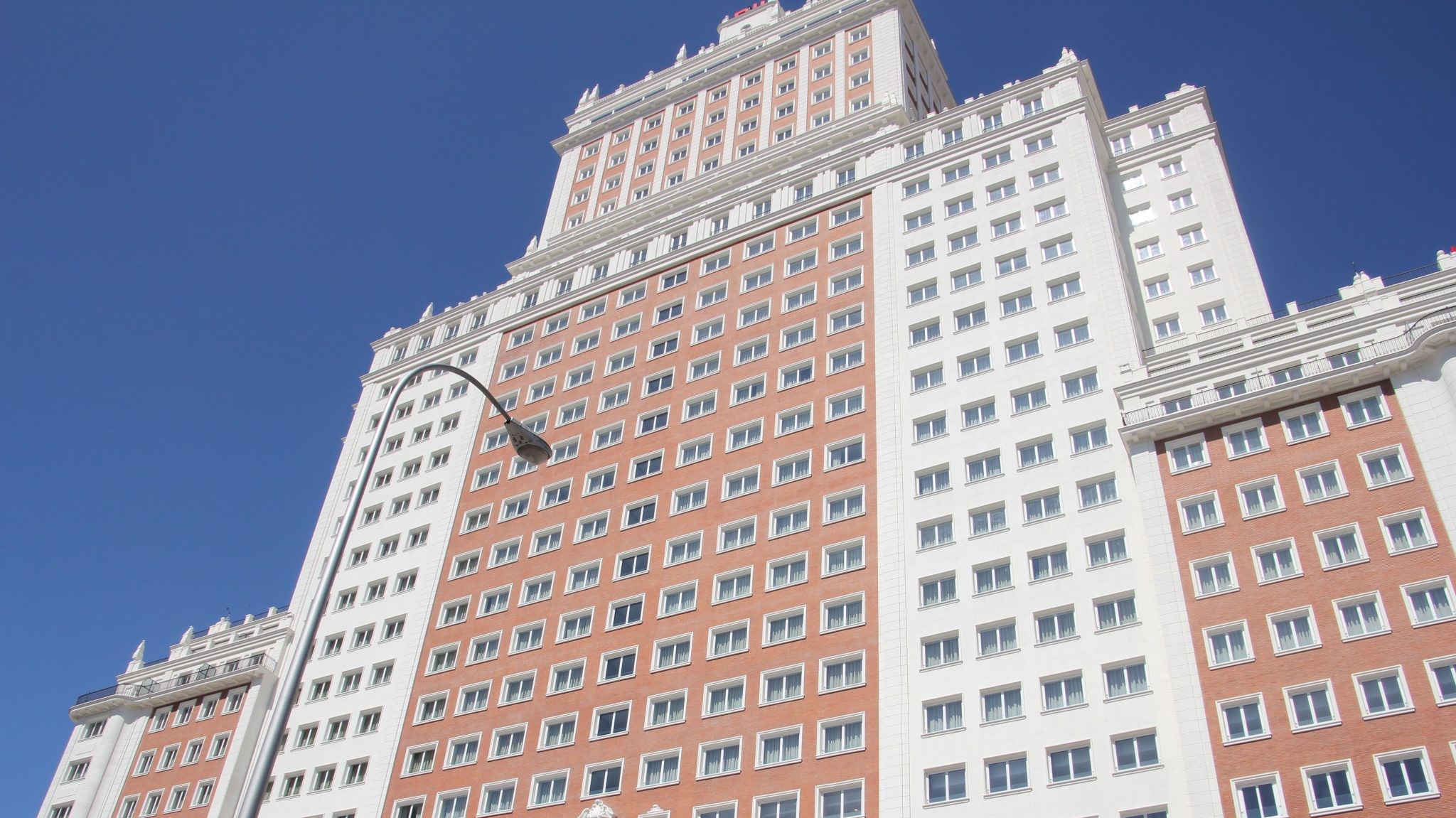 HRiu Edificio Espana 2