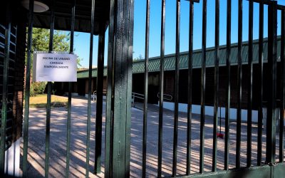 Tres años con la mitad de las piscinas de verano cerradas