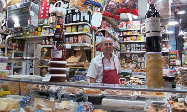 Ángel busca relevo tras el mostrador