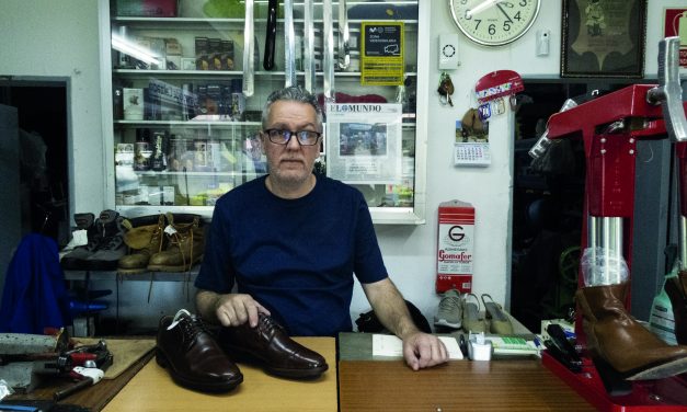 Taller de Bautista, más de medio siglo reparando calzado