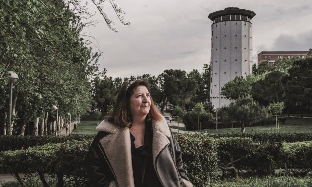 “Trabajo con el material más noble que existe, que son las palabras”