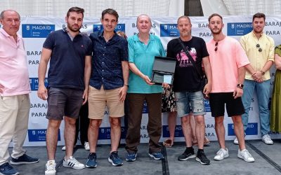 El equipo de fútbol sala Huerta de la Salud, homenajeado en Barajas