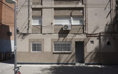 Durmiendo en el mostrador