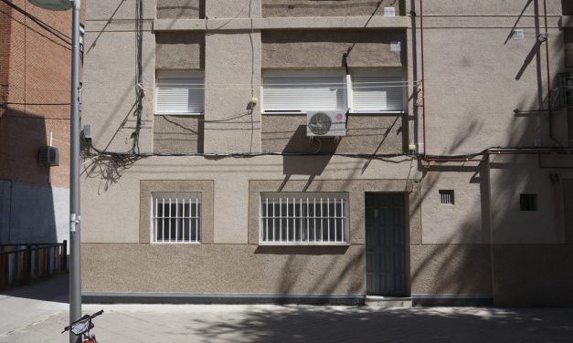 Durmiendo en el mostrador