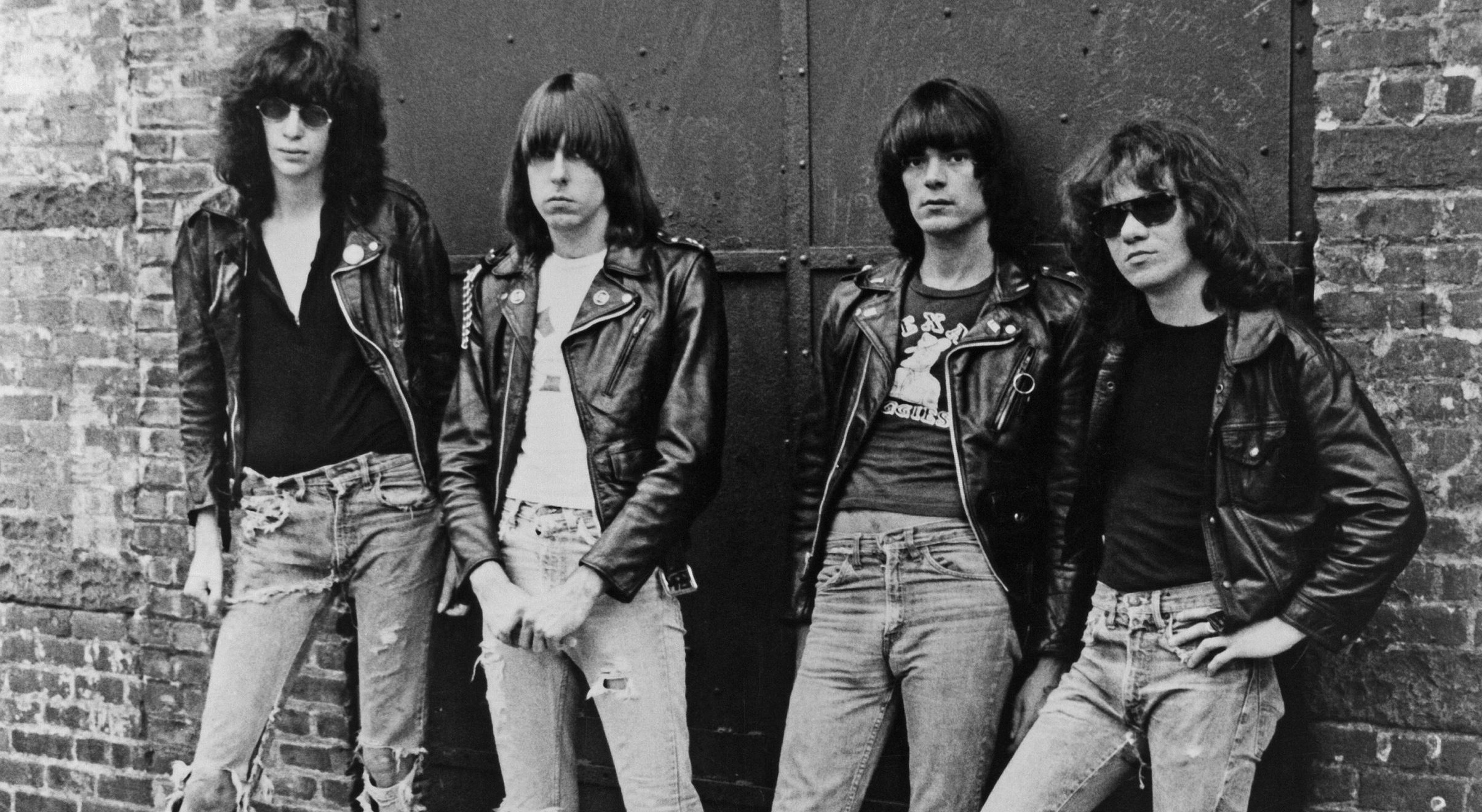 Ramones scaled e1728151322154