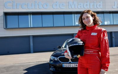 Ayuso en descapotable